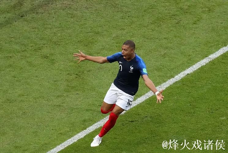 阿森纳力压拜仁登顶榜首，姆巴佩独造四球